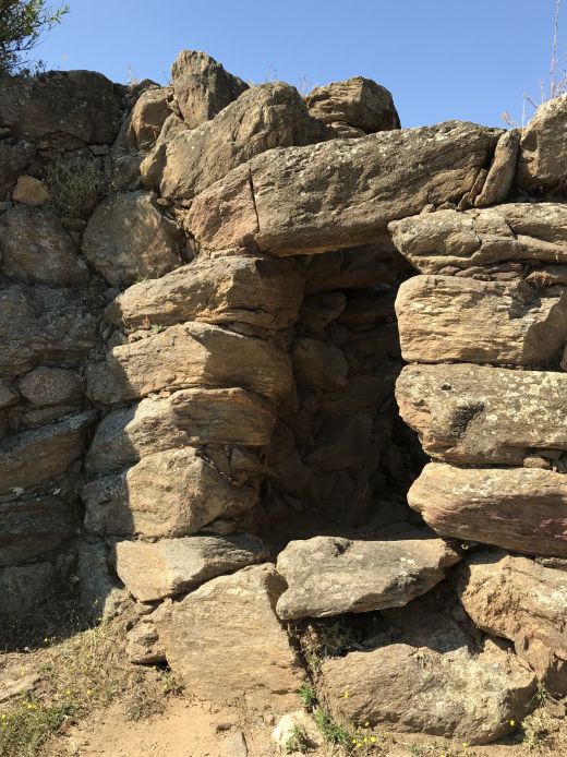 Eintritt der Nuraghe San Pietro in Torpè (Nuoro)